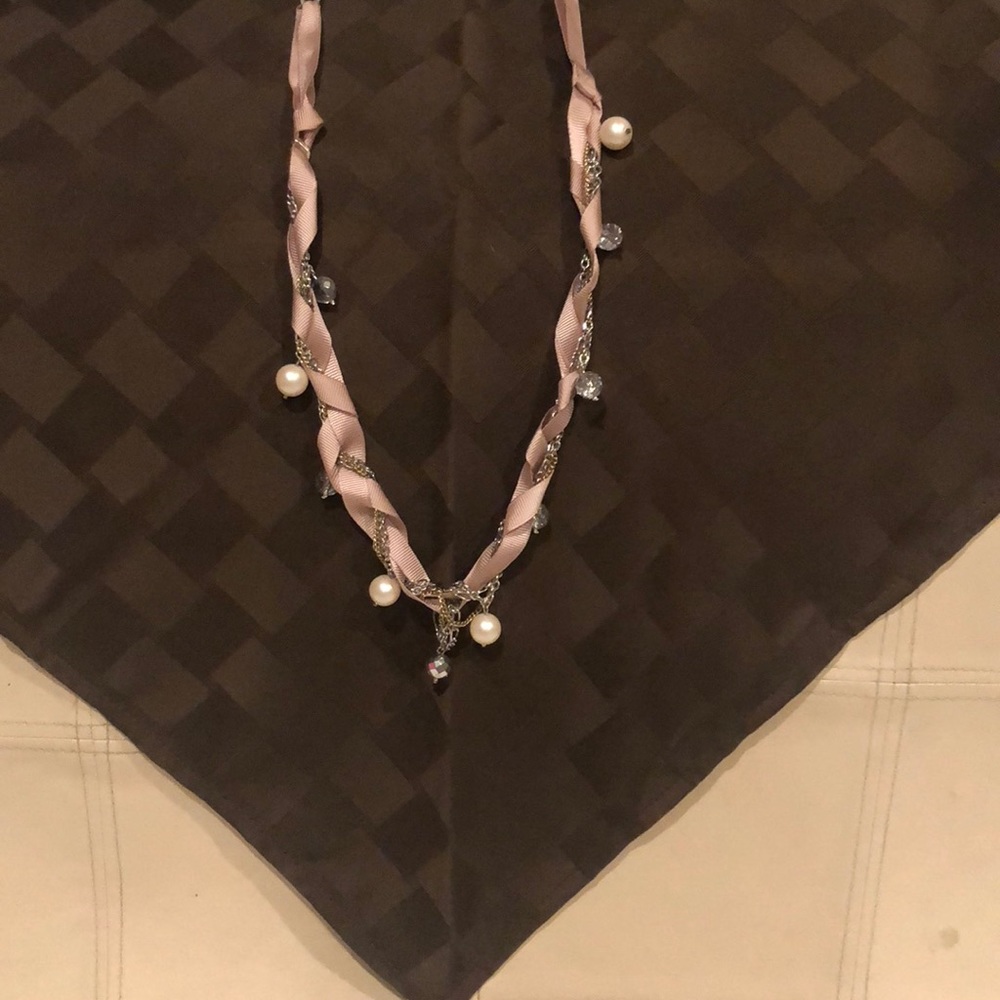 PRETTY NECKLACE WITH RIBBON AND CHAIN